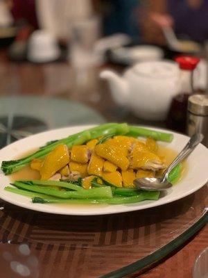 Steamed chicken with special sauce