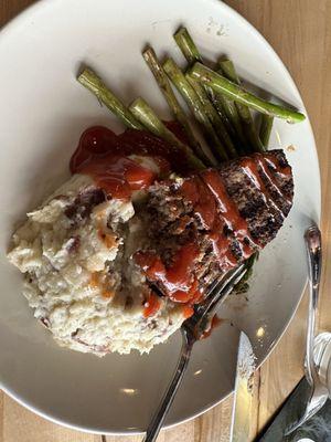 The Meatloaf dinner which I love!