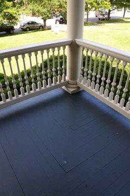 Picture of the Mid-State 1903 porch Louey remodeled keeping to strick historical standards