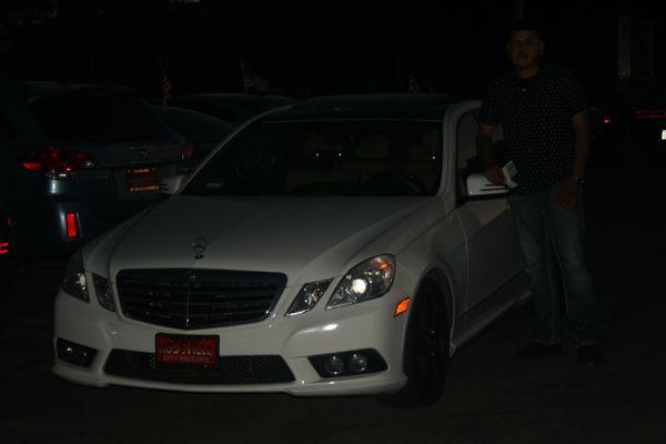 Our Customer Salvador left with a smile in his new beautiful Mercedes E-Class AMG