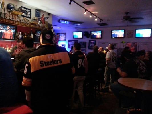 Steelers fans joined together at Cheaters in downtown Sac!