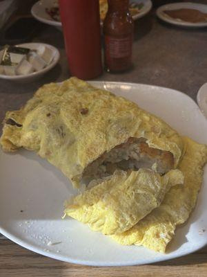 Farmer's omelette filled with hashbrowns