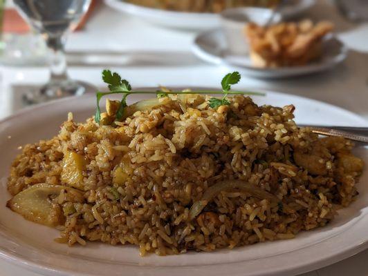 Pineapple fried rice with Chicken