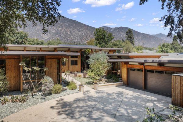 Architectural energy-efficient Estate sold in Sierra Madre, CA