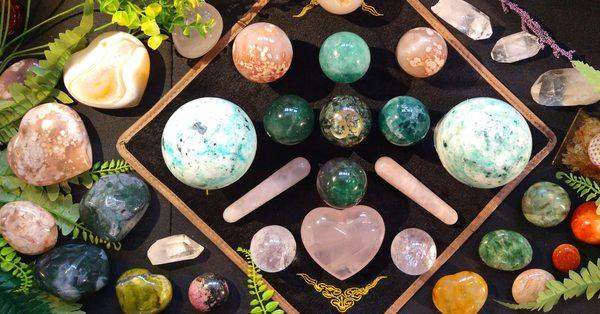 Hundreds of crystals and stones to choose from...