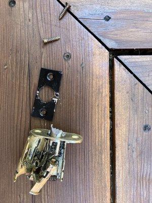 Jammed lock removed by Nico.