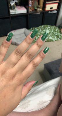 Uneven gel manicure