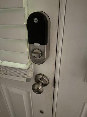 Installation of smart lock and knob