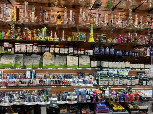 Roy's Smoke Shop