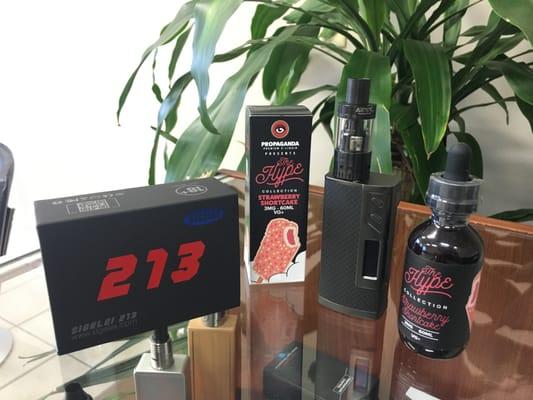 Sigelei 213 paired with an Arctic V8 and Propaganda's The Hype Strawberry Shortcake E-Liquid.