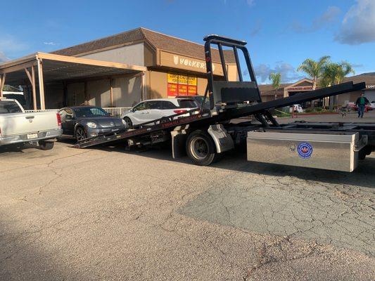 Dewayne seamlessly dropping off my car at service spot