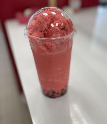 Strawberry smoothie boba