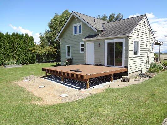 New deck on a West Mount Vernon House.