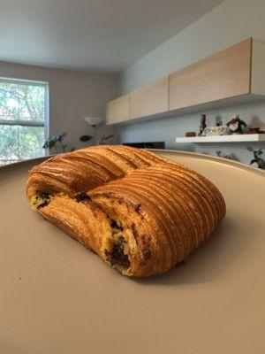 Pain suisse au chocolat