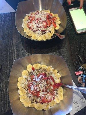 Tropical bowl (top) and energy bowl (bottom)!