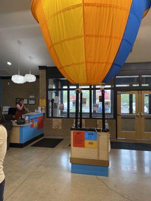 Front desk with hot air balloon