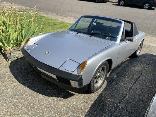 914