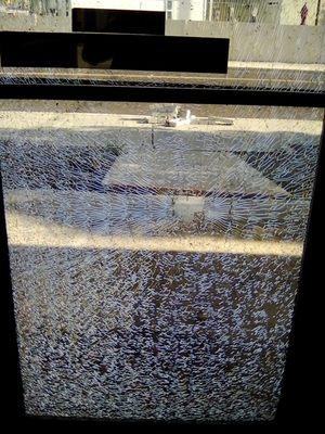 Acacia Business Center Hemet Ca - Vandals break glass on front executive office bldg door