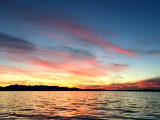 Sunset in Elliot bay. Great day for a boat ride