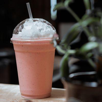 Strawberry Banana Smoothie - using all whole, natural ingredients