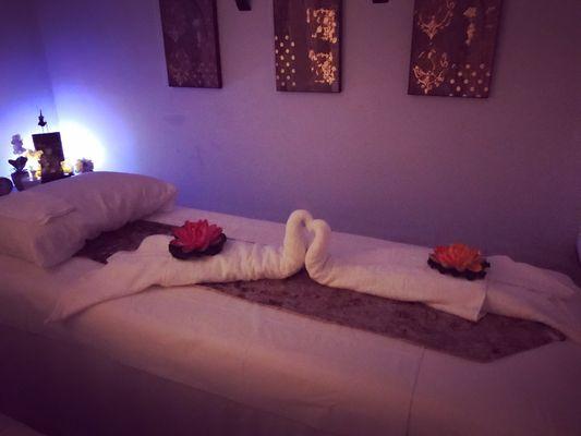 A couple massage room:)