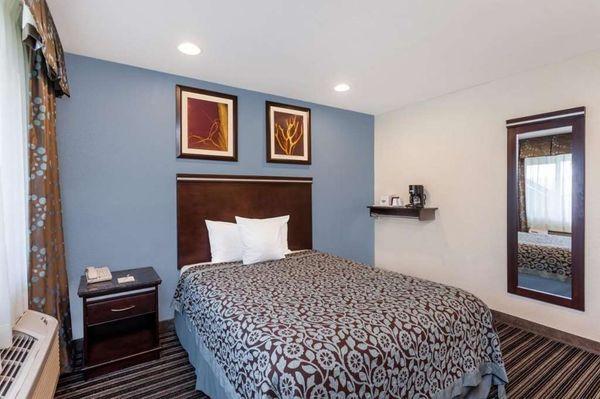 Accessible Queen Guest Room