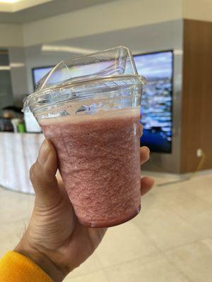 Blooming' Berry Smoothie (TikTok: @justandyvu)