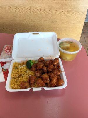 Your standard neighborhood Chinese restaurant lunch special. $6.75