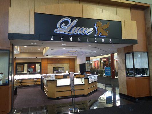 Luxe Jewelers Store Front