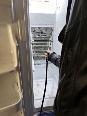 Refrigerator defrosting