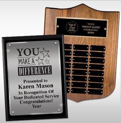 We offer plaques of all sizes and shapes.