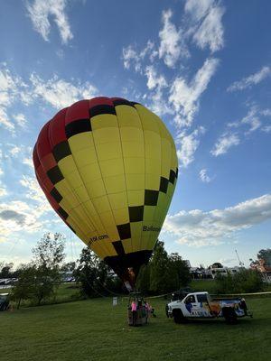 Tethered, hot air balloon rides