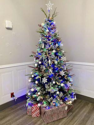 Christmas tree/decor in the main lobby