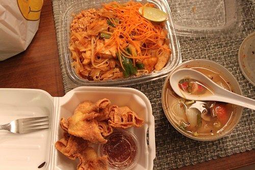 Pad thai, crab Rangoon, tom yum soup. All super tasty!