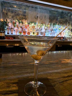 A perfect dirty martini