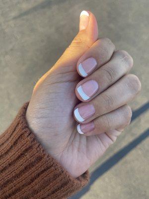 French tip manicure