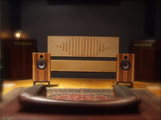 Listen to the equipment in our specially designed demonstration rooms.