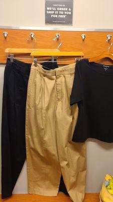 Pants & top Banana republic Tanger Foxwoods Thurs 4-11-2024