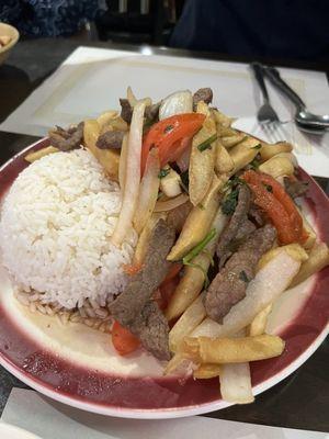 Lomo saltado yum