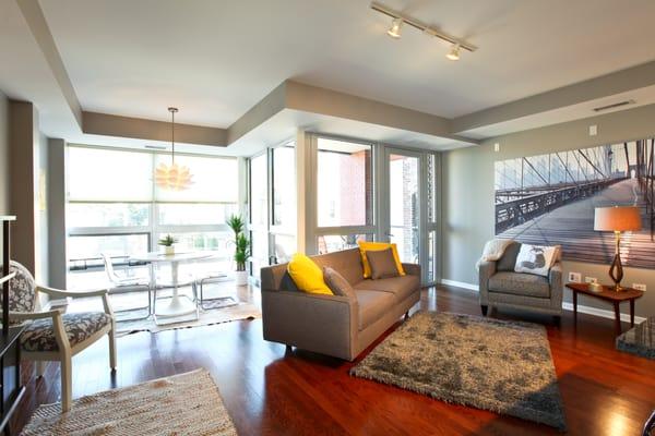 Lincoln Park Condo living room AFTER staging (2014).