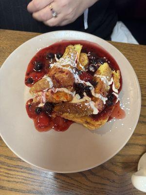 French Toasts with Berries