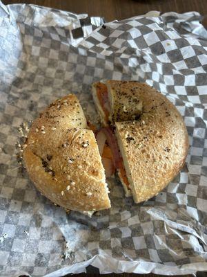 This is the bagel I received. Not worth the money. Get a life Boulder food truck.