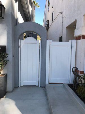 Vinyl fence and gates installation