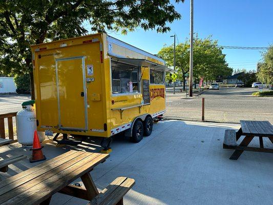 The Greektown food truck, in the courtyard with tasty food.