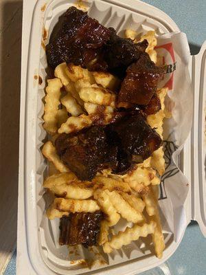 Loaded fries with burnt ends; not loaded had 5 pieces of meat but fries were nicely cooked