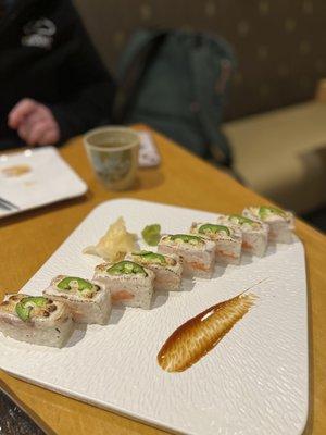 Hamachi Aburi Roll