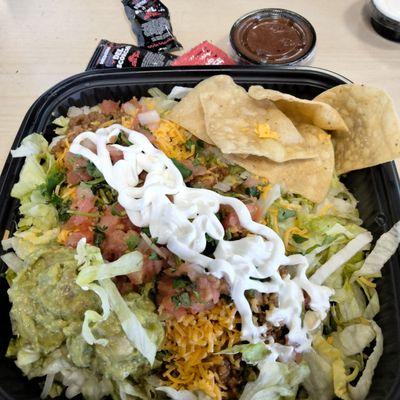 Taco salad with beef