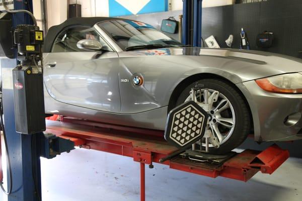 Complete tire service with Hunter 4 wheel alignment and Hawecka balancing.