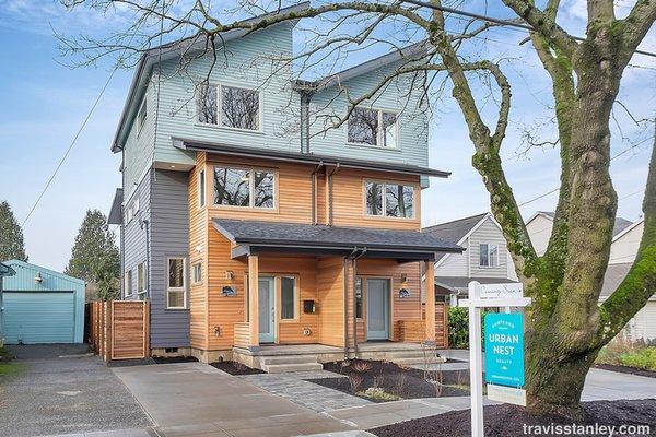 Green Canopy Homes built these town homes to Earth Advantage standards, saving the new owners money & reducing their ecological footprint!