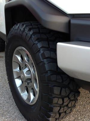 KM2's on the stock wheels of a 2013 FJ cruiser